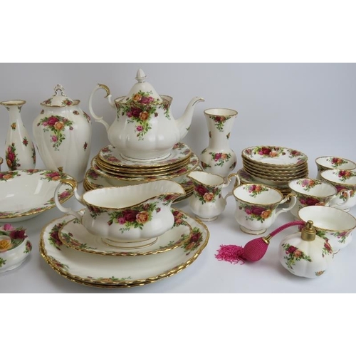 268 - A group of Royal Albert ‘Old Country Roses’ pattern porcelain wares. Vases, teacups, saucers, bowls,... 