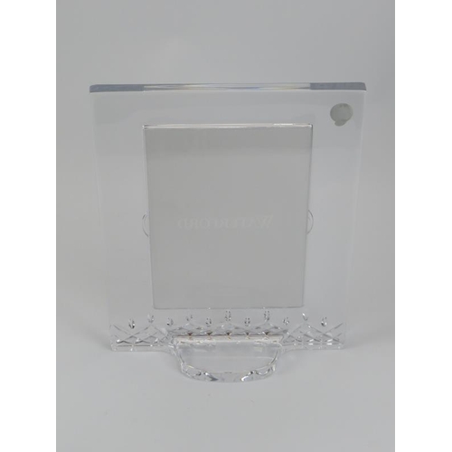 33 - A Waterford crystal glass ‘Lismore Essence’ photograph picture frame. Original presentation box incl... 