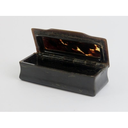 7 - A tortoiseshell inlaid horn snuff box and two vintage pill boxes, 19th century and later. Comprising... 