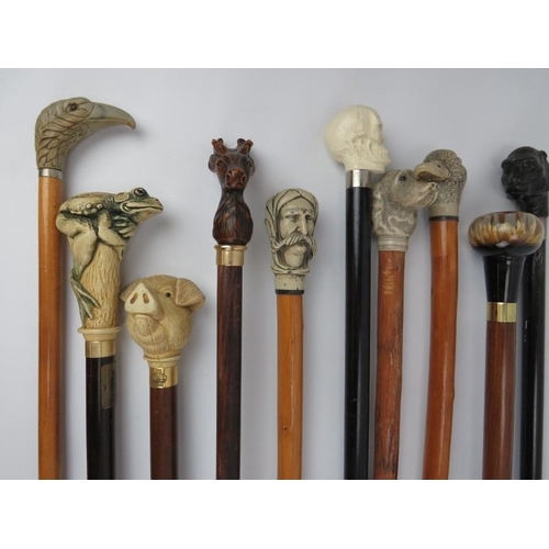 98 - A group of ten modern walking canes. (10 items) 96.5 cm longest length.
Condition report: Some age r... 