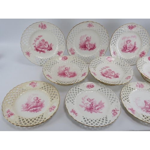 173 - A group of Minton porcelain dinner plates and comports. Comprising nine plates, four comports and a ... 