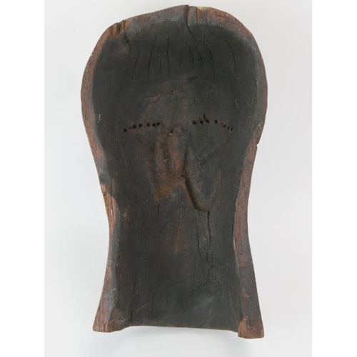 255 - Tribal Art: An African carved and painted wood mask, Songye people, Congo. 39 cm height.

Condition ... 