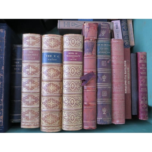 275 - 26 collectable books, some with leather bindings, including The VC, Boswell's Life of Johnson and Th... 