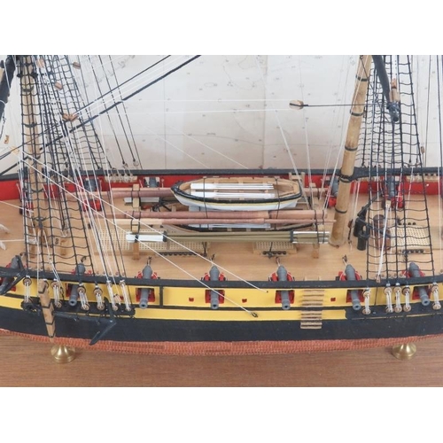 28 - Maritime: A model of the 18-gun French Naval ship HMS Jalouse, 20th century. Finely hand crafted and... 