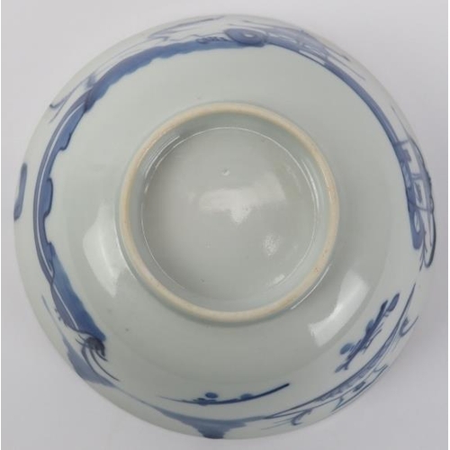 6 - A Chinese blue and white porcelain vase and two bowls, 19th century. (3 items) Vase: 13.3 cm height.... 