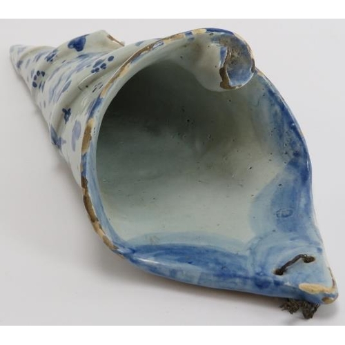 60 - An English Delft tin glazed wall pocket. Possibly 18th century. 35.1 cm height.
Condition report: So... 