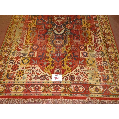 916 - A 20th century Persian style rug, very thin close weave similar to a wall hanging. 280cm x 140cm (ap... 