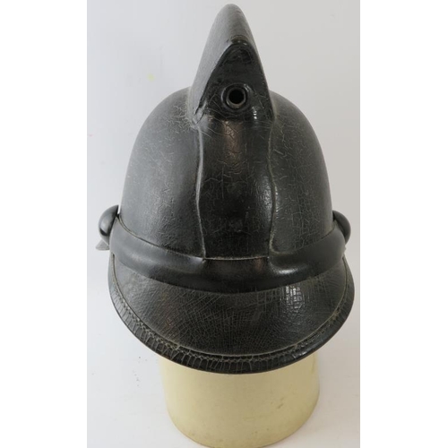 113 - A 1950s British black leather Hendry fire helmet