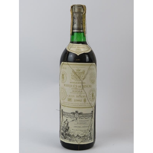 183 - Nine vintage bottles of Spanish Rioja wine. Bottle of Marques de Riscal, 1982 included. 75 cl. (9 it... 