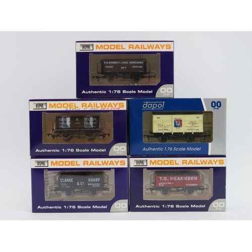 203 - Toys and Models: Five Dapol 00 gauge wagons. Boxed. (5 items) Condition report: Good visual conditio... 