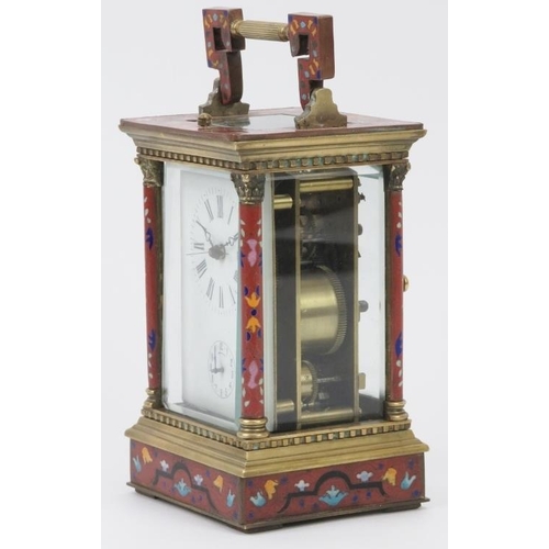 26 - A cloisonné enamelled brass repeater carriage clock, 20th century. Key included. 18 cm height. Condi... 