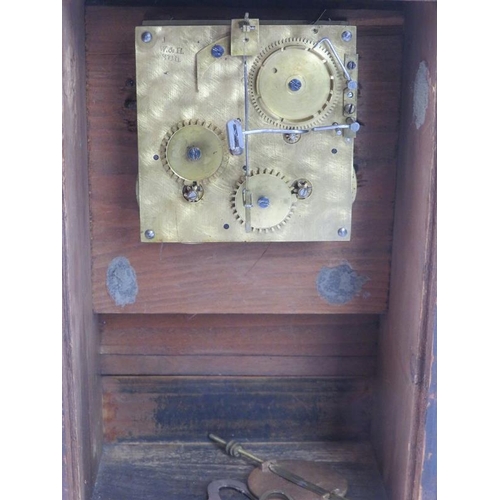 67 - A Camerer, Kuss & Co mantle clock, late 19th/early 20th century. Two keys and pendulum included. 24.... 