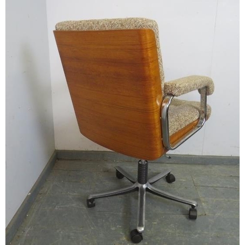 882 - A vintage bentwood office chair, with gas strut height adjust, upholstered in tweed material, on a c... 