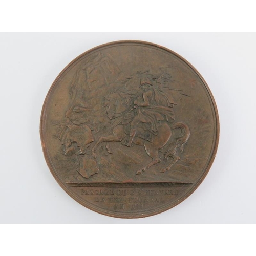 281 - A group of three French Napoleonic commemorative bronze medals, early/mid 19th century. The larger b... 