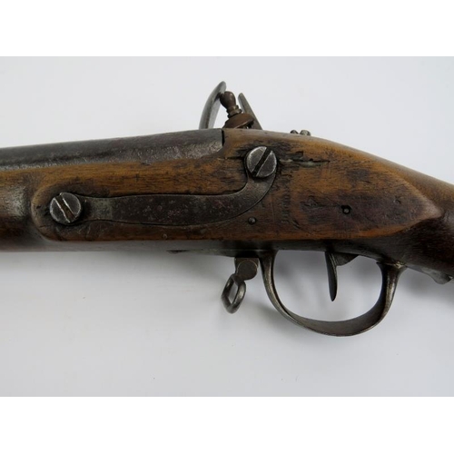 43 - A French flintlock infantry musket, late 18th century. Steel lock inscribed 'Mre imp de St. etienne'... 