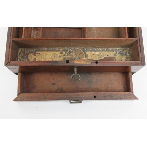 99 - A Victorian Reeves & Sons mahogany travelling artists painters box. Key included. 22.9 cm width.
Con... 