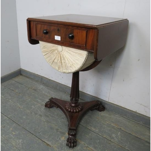 707 - A fine quality early 19th century mahogany sewing table in the manner of Gillows, the top with drop-... 