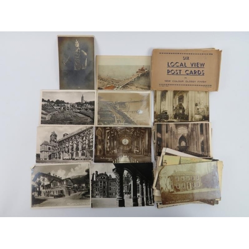 109 - A collection of vintage and antique postcards, early 20th century. (Quantity)
Condition report: Some... 