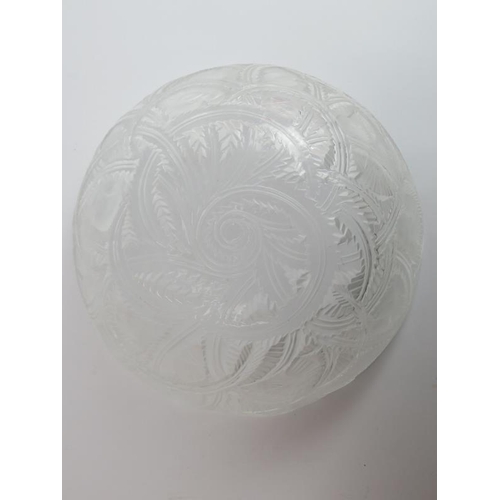 6 - A Lalique frosted and clear glass ‘Pinsons’ pattern circular bowl, post 1945. The exterior moulded i... 