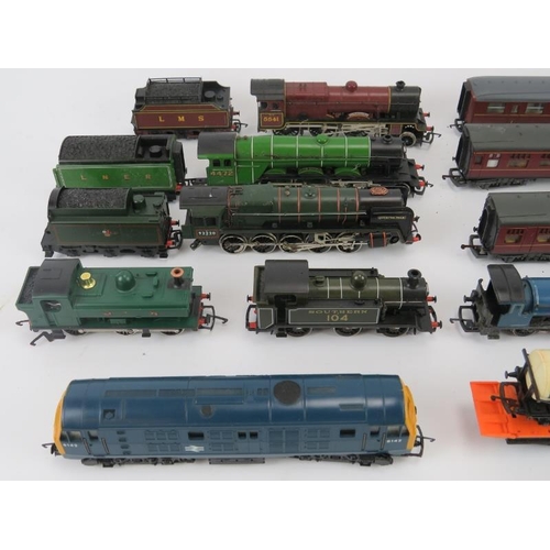 78 - A group of Hornby, Lima and related steam engines and rolling stock. (25 items)
Condition report: Va... 