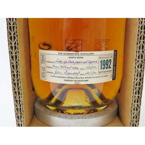 319 - A bottle of The Glenrothes single malt Scotch whisky, distilled in 1992, bottled in 2004. 70cl, 43% ... 