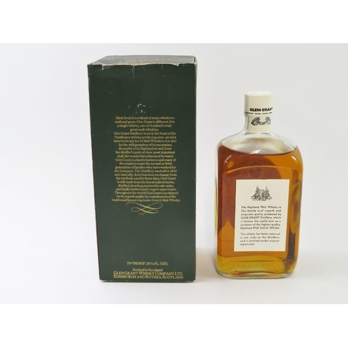 328 - A bottle of Glen Grant 8 year old Scotch whisky, 26 2/3 fl.oz, 70 proof, 1970s bottling.