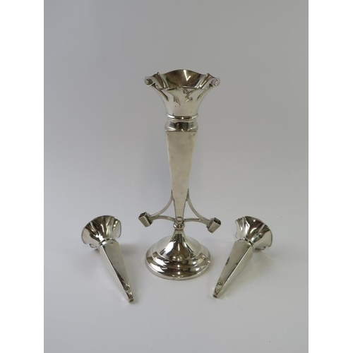 353 - An early 20th century silver epergne with two removable posy vases. Hallmarked for Sheffield 1912, m... 