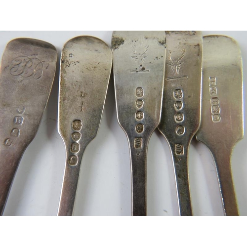 383 - 11 mixed silver fiddle pattern dessert forks, mixed hallmarks and makers. Length 17cm. Gross weight ... 