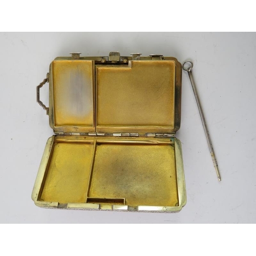 413 - A good quality 1920s enamelled silver gilt compact with Chinese scene on front and back. Bears impor... 