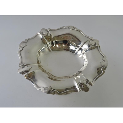 423 - A Mappin & Webb silver comport with fluted rim, hallmarked for London 1912. Height 10cm, diameter 21... 