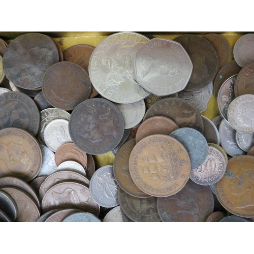 426 - A collection of British, European and world coins including one Roman coin and many 18th, 19th and 2... 