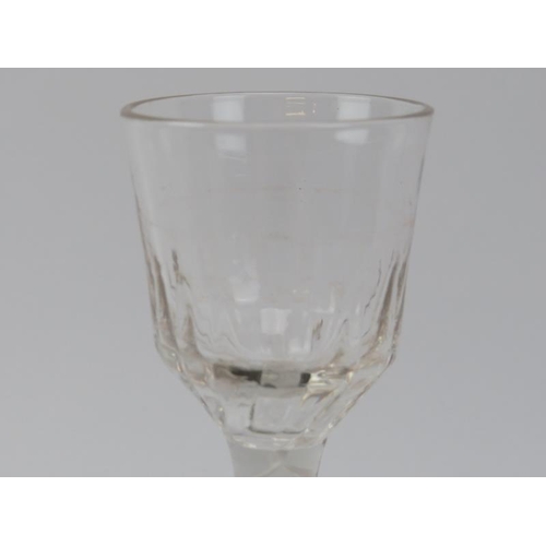 9 - A George III cordial drinking glass. With a double series opaque twist stem. 14.6 cm height.
Conditi... 