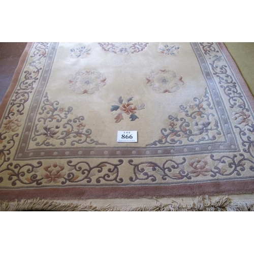 866 - 20th Century Chinese rug floral pattern on cream ground.  260cm x 154cm.
Condition report: no issues