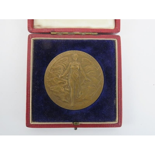 117 - A bronze Peace Celebrations medallion commemorating The Great War of 1914-1919. Manufactured by The ... 