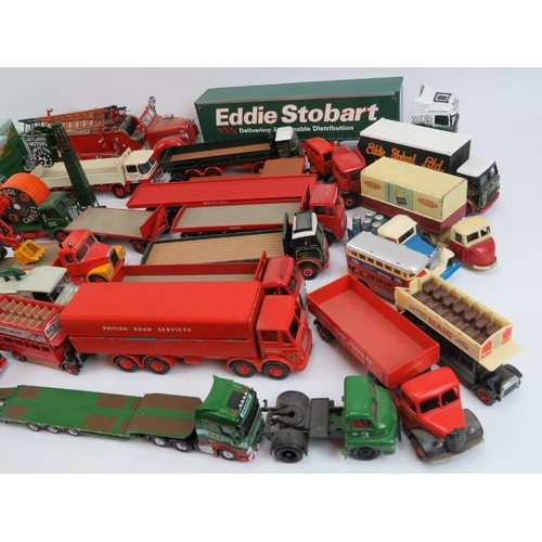 194 - A large collection of die-cast model vehicles by a various makers. (Quantity)
Condition report: Vary... 