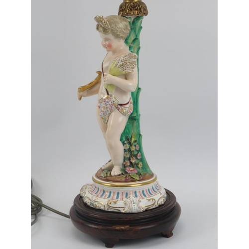 25 - An antique Meissen style converted putti porcelain table lamp. 42.8 cm height.
Condition report: Som... 