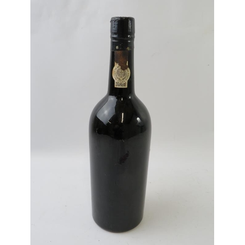 333 - A bottle of Warre's vintage port 1963.