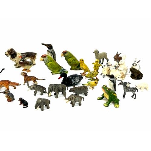 126 - A large collection of miniature cold painted metal animals. 2.7 cm tallest height.
Condition report:... 