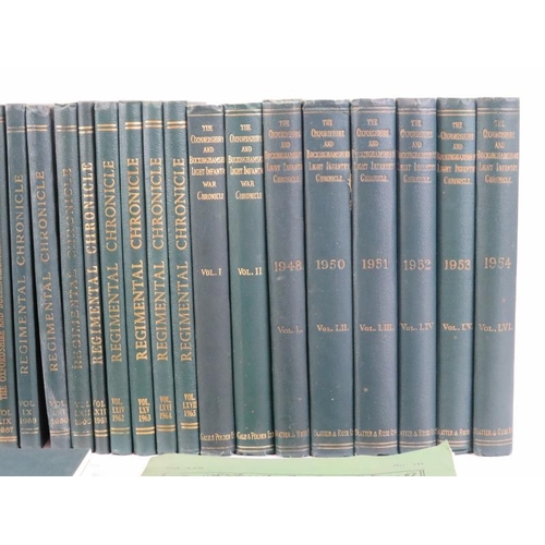 114 - A group of British military books and Winton Churchill’s ‘The Second World War’ in six volumes. Mili... 