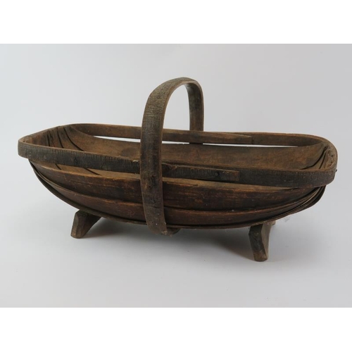 118 - A large vintage bentwood flower garden trug. 51 cm length.
Condition report: Some age related weathe... 