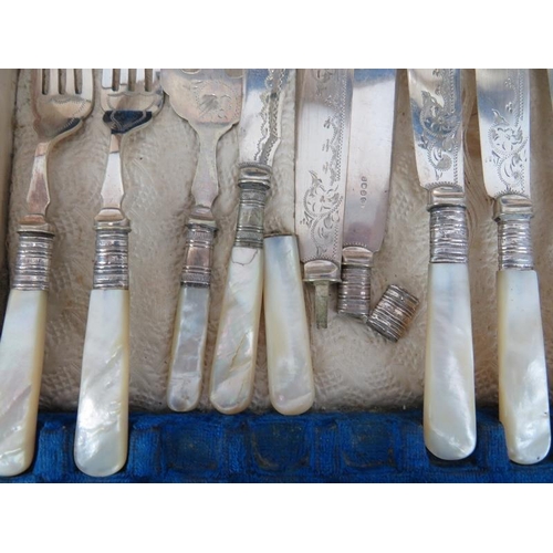 272 - A group of silver plated and metal flatware items, late 19th/20th century. (Quantity).
Condition rep... 