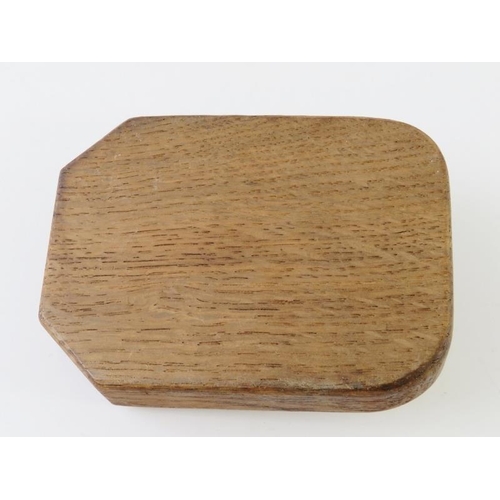 280 - A Robert 'Mouseman' Thompson carved oak ashtray, 10cm x 7.5cm.
Condition report: Some age related we... 