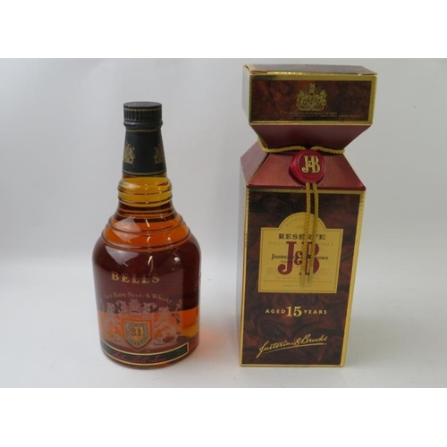 336 - 2 bottles: J&B Reserve aged 15 years Scotch whisky 1980s bottling 75cl, 40% vol; Bell's 21 year old ... 