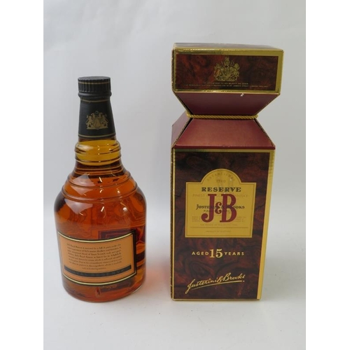 336 - 2 bottles: J&B Reserve aged 15 years Scotch whisky 1980s bottling 75cl, 40% vol; Bell's 21 year old ... 