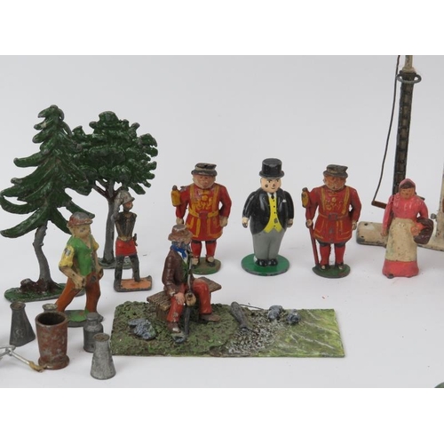 35 - A group of vintage hand painted metal toys. Makers include Dinky and Hornby. (Quantity)
Condition re... 