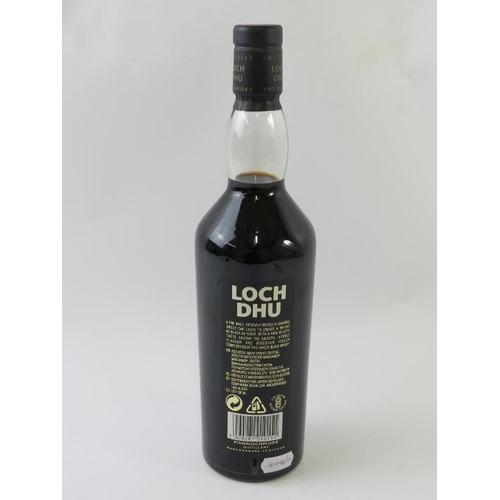 376 - One bottle of Loch Dhu The Black Whisky single malt Scotch whisky aged 10 years, 70cl, 40% vol, 1990... 