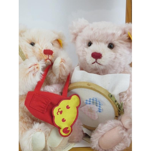 64 - Two Steiff Family Series bears. With buttoned yellow tags (654572 / 654558). Fully jointed with pink... 