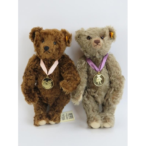 71 - Two Steiff Danbury Mint exclusive ‘Bear of the Year’ teddy bears, dated 2005 and 2006. Fully jointed... 