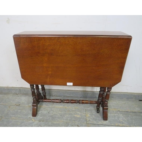 755 - An Edwardian mahogany Sutherland table, on turned supports with gate-leg action.
H68 x W68 x D15-80 ... 