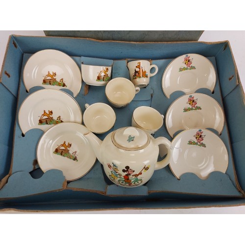 144 - A vintage Disneyland nursery tea set. (12 items)
Condition report: Some age related wear. Odd hairli... 